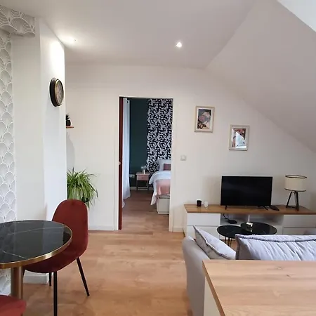 Le Sakura Paris La Defence Versailles Wifi Commodites